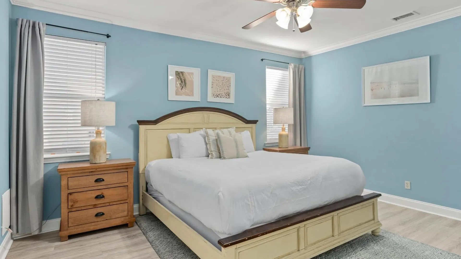 Holiday home Coral By Avantstay Gorgeous Three Story Home W Two Balconies Destin United States